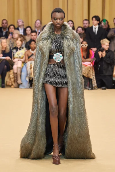 Look 34
